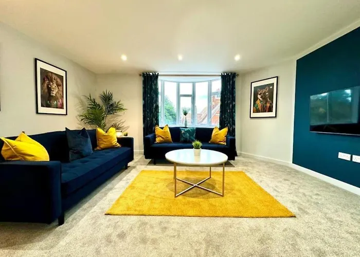 Ground Floor - Near The Beach - 3 Bedroom - New -