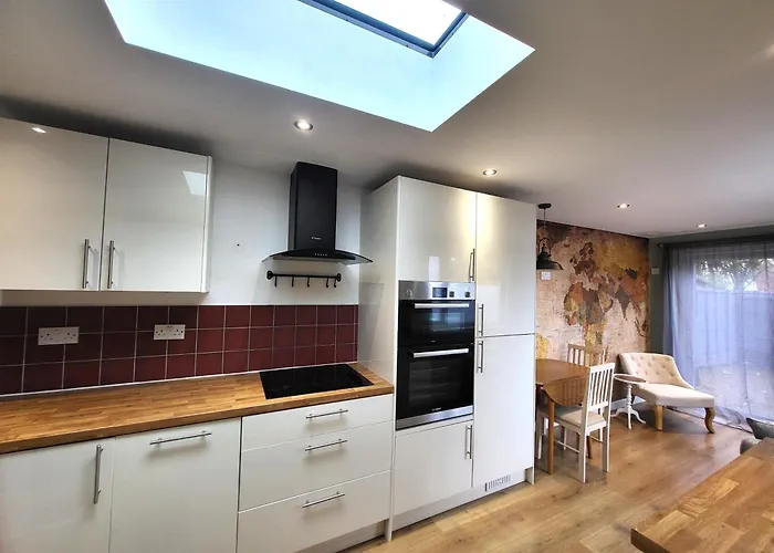 Modern One-Bed Flat With Patio